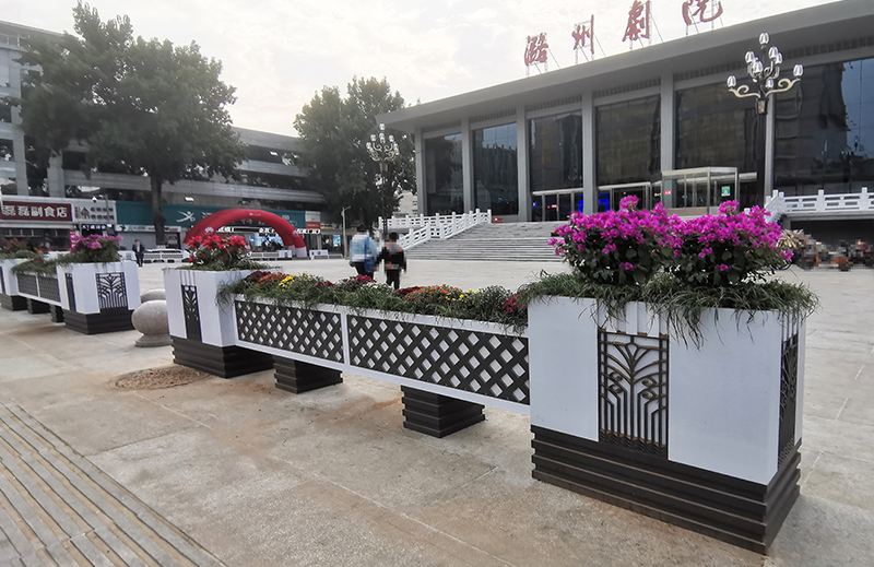 山西長治，塑木帶雕刻護欄花箱